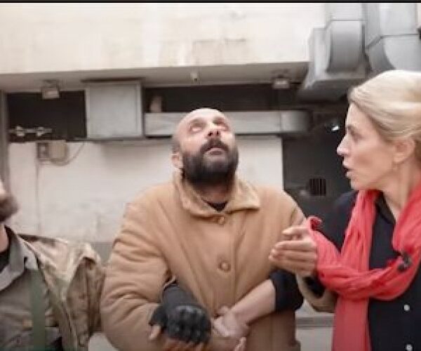 Το CNN κατασκεύασε την “είδηση” της απελευθέρωσης φυλακισμένου που “είδε το φως μετά από 3 μήνες”;