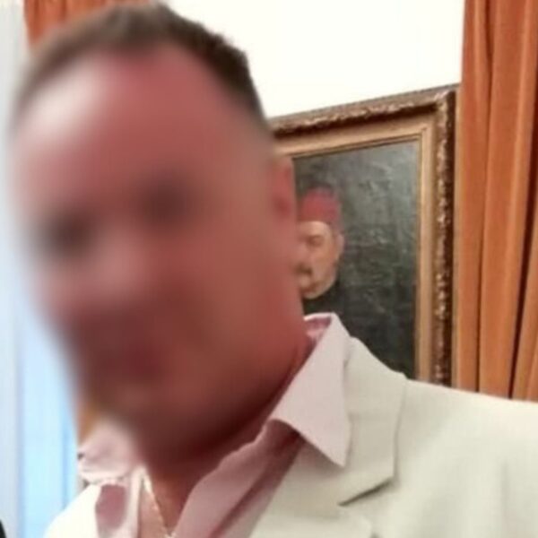 Σύζυγος αστυνομικού της Βουλής: «Περιέγραφε τους βιασμούς των παιδιών μας για να&hellip;