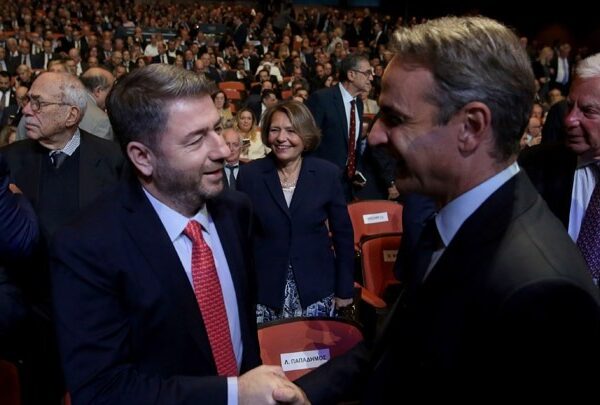 Συνάντηση Μητσοτάκη – Ανδρουλάκη το μεσημέρι