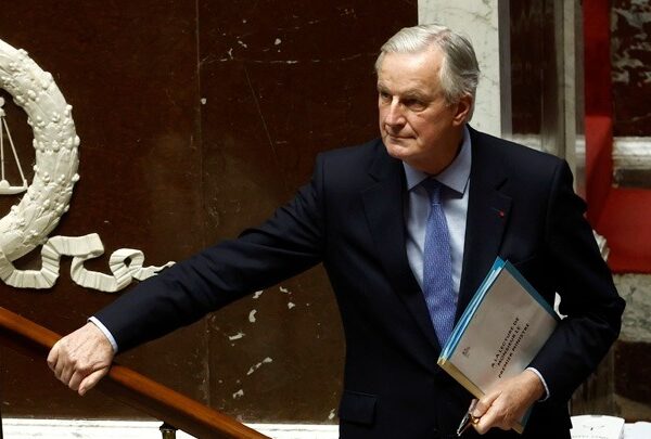 Πολιτική κρίση στη Γαλλία: Μια χώρα σε σταυροδρόμι