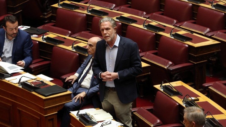 Προϋπολογισμός 2025 / Πυρά της αντιπολίτευσης για την oικονομική πολιτική