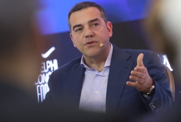 Aλ. Τσίπρας: «Ανάγκη να υπάρχει σοβαρή και συγκροτημένη αντιπολίτευση»