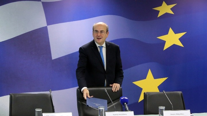 Οι 10 πρωτοβουλίες για τον περιορισμό των τραπεζικών προμηθειών και την ενίσχυση του&hellip;