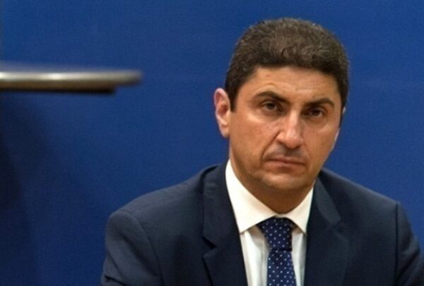 Στους 156 οι βουλευτές της ΝΔ μετά την επανένταξη Αυγενάκη