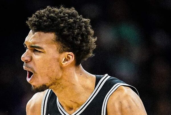 Ο Βίκτορ Γουεμπανιάμα γράφει ιστορία στο NBA