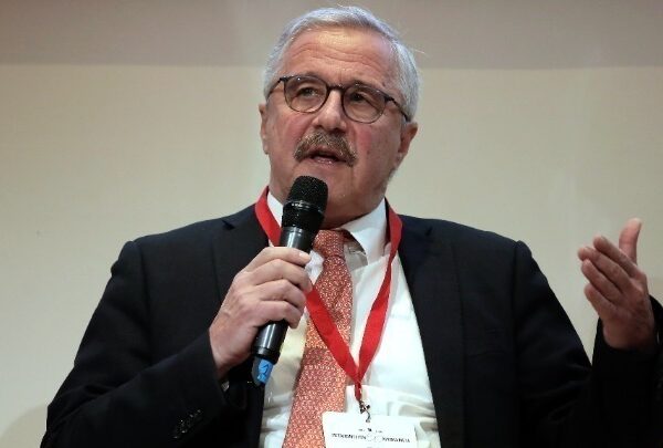 Γιάννης Μανιάτης / Για μια ευρωπαϊκή πολιτική στην άμυνα