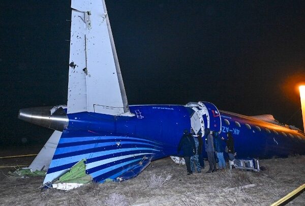 Azerbaijan Airlines:«Το αεροσκάφος δέχθηκε εξωτερική φυσική και τεχνική επέμβαση»