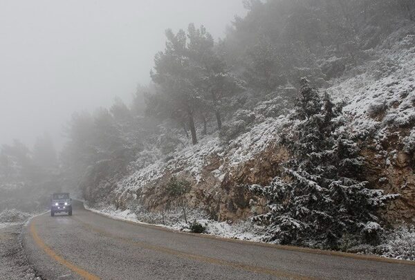 Αλλάζει ο καιρός: Έρχεται κακοκαιρία με βροχές, καταιγίδες και… χιόνια