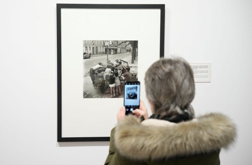O Β’ Παγκόσμιος Πόλεμος μέσα από τα μάτια της φωτορεπόρτερ Λι Μίλερ