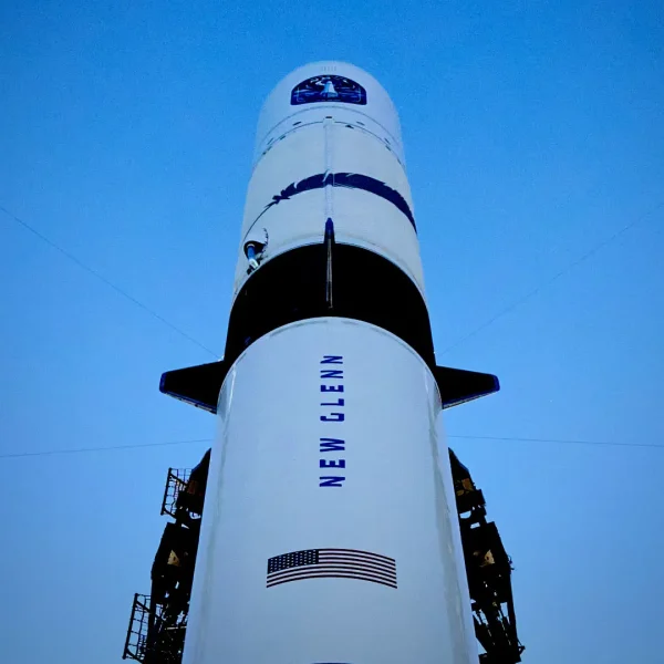 Τζεφ Μπέζος: Η Blue Origin ανέβαλε την εκτόξευση του γιγάντιου πυραύλου New&hellip;