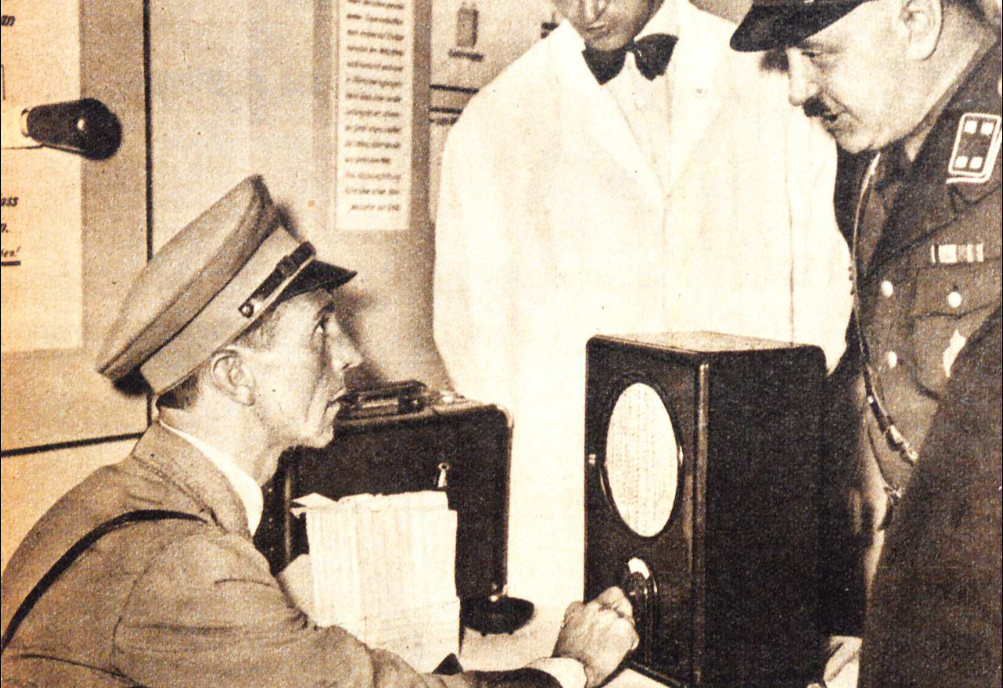 “Volksempfänger”: Πως το «Ραδιόφωνο του Λαού» βοήθησε τον Χίτλερ να ανέβει και να&hellip;