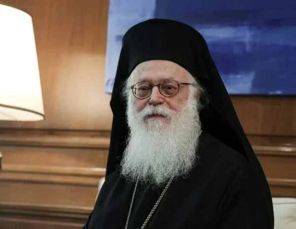Κρίσιμες ώρες για τον Αρχιεπίσκοπο Αλβανίας Αναστάσιο