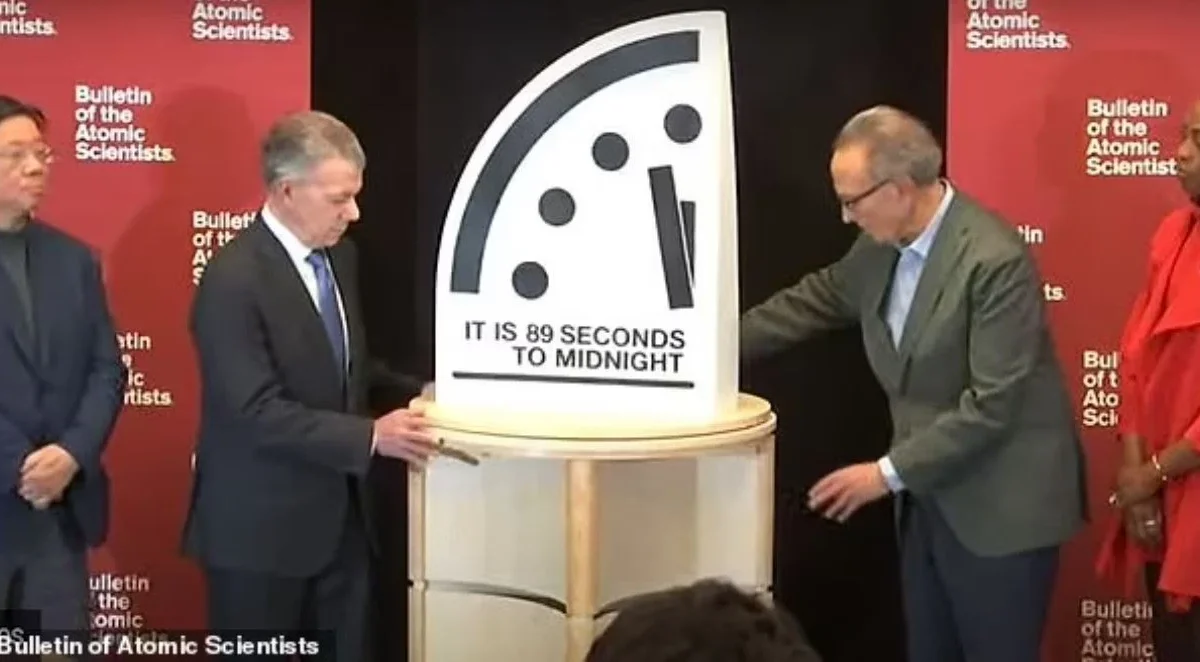 Το Ρολόι της Αποκάλυψης μετακινήθηκε ένα δευτερόλεπτο πιο κοντά στην απόλυτη καταστροφή του&hellip;