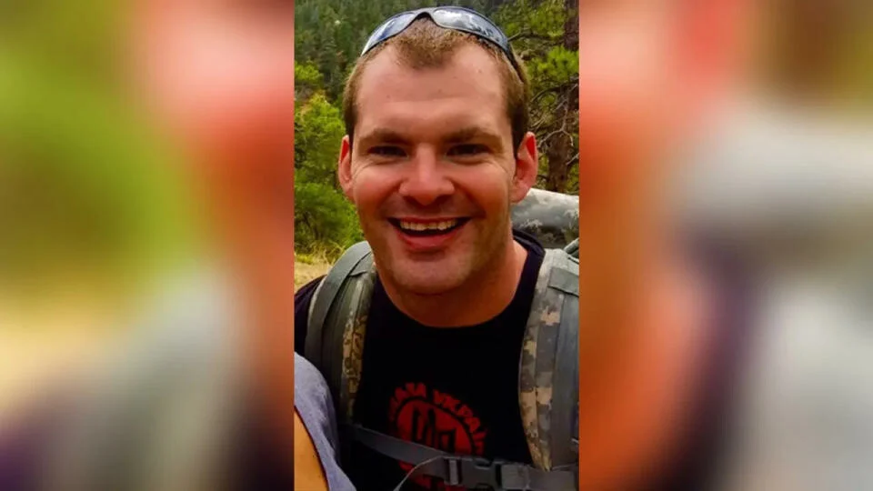 Αμερικανός “πρασινοσκούφης” φέρεται να είναι ο οδηγός του Tesla που εξερράγη έξω από ξενοδοχείο του Τραμπ στο Λας Βέγκας