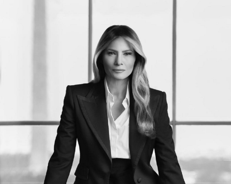 Απρόσμενη εκτροπή σε ομιλία Τραμπ: Από την οικονομία στα… συρτάρια με τα εσώρουχα της Μελάνια