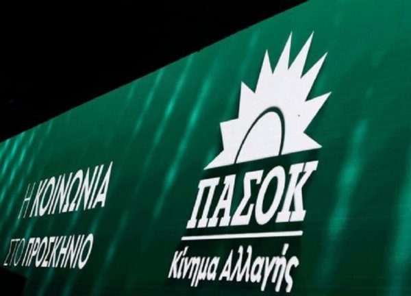 Το πρώτο Μνημόνιο αναζωπυρώνει το εσωκομματικό μέτωπο στο ΠΑΣΟΚ: Υπήρχε άλλος δρόμος;