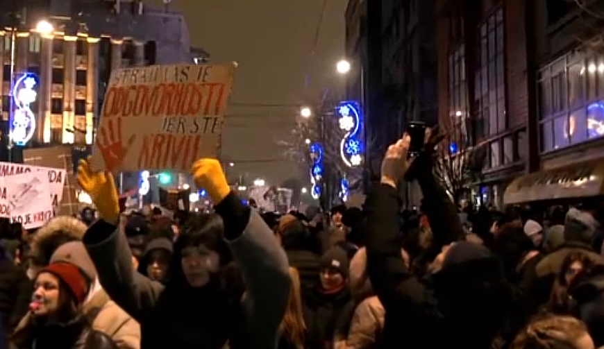 Σερβία: Στους δρόμους δεκάδες χιλιάδες φοιτητές στο Βελιγράδι για την τραγωδία με&hellip;