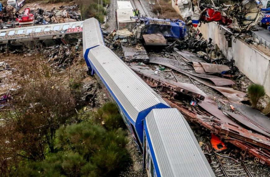Τέμπη: Τα 7 ερωτήματα του ανακριτή για την πολύνεκρη έκρηξη προς το ΕΜΠ