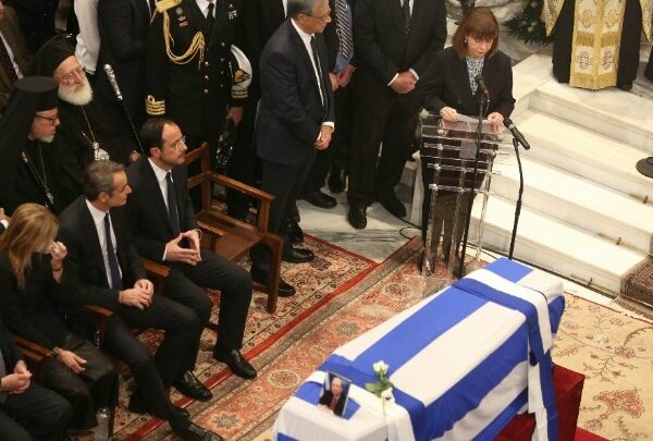 ΠτΔ : «Αποχαιρετάμε σήμερα μια μεγάλη προσωπικότητα της σύγχρονης ιστορίας μας»