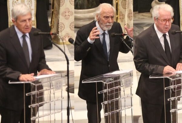 Το τελευταίο αντίο των Τ. Γιαννίτση, Γ. Βούλγαρη, Κ. Τσουκαλά στον Κώστα&hellip;