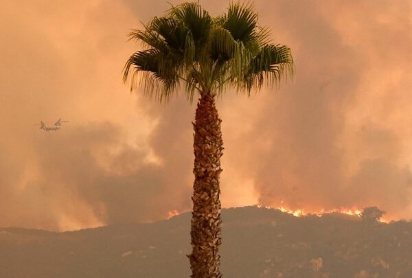 Λος Άντζελες: Κίνδυνος εξάπλωσης των πυρκαγιών λόγω των ανέμων