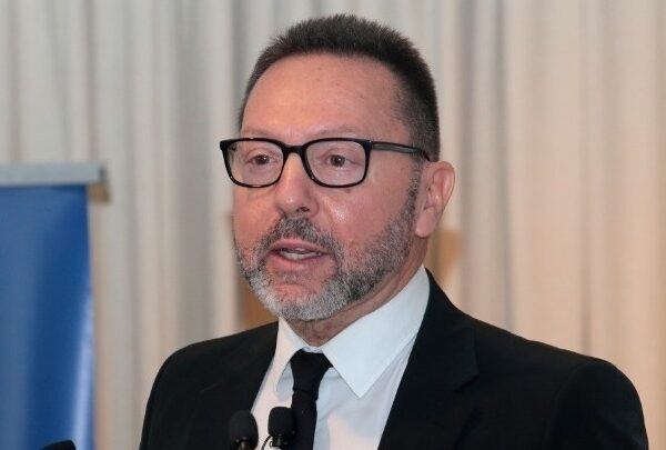 Στουρνάρας Η μείωση των επιτοκίων θα πρέπει να συνεχιστεί