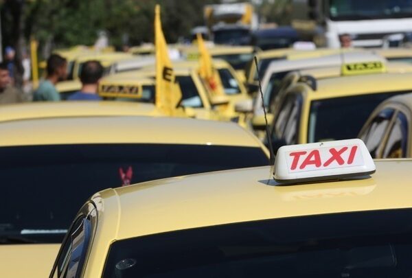 Χωρίς ταξί η Αθήνα λόγω στάσης εργασίας του ΣΑΤΑ