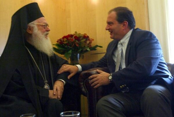 Κ. Καραμανλής για εκδημία του Αρχιεπισκόπου Αναστάσιου: Με συγκίνηση αποχαιρετώ μια μεγάλη&hellip;