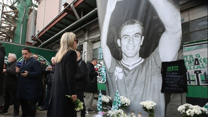 Μίμης Δομάζος: Το τελευταίο αντίο στον «στρατηγό»