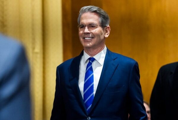 ΗΠΑ: Νέος “τσάρος” της Οικονομίας ο Σκοτ Μπέσεντ – Η Γερουσία επικύρωσε&hellip;