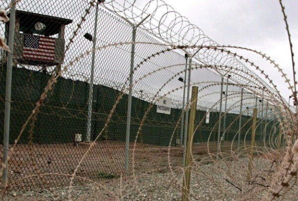 Οι ΗΠΑ ανοίγουν το στρατόπεδο συγκέντρωσης του Γκουαντανάμο για τους μετανάστες