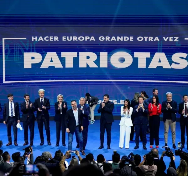 Σύσσωμος ο “άξονας” της ευρωπαϊκής ακροδεξιάς στη Μαδρίτη