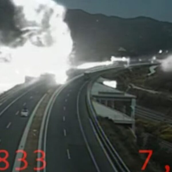 Τέμπη: Το προσχέδιο του πορίσματος για τις εκρήξεις μετά τη σύγκρουση