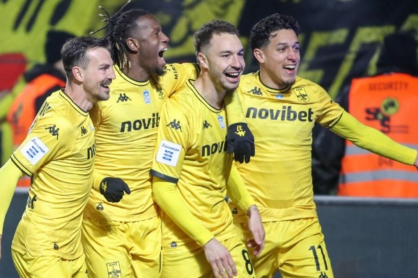 Ο Άρης επικράτησε με 2-0 του Παναθηναϊκού και βάζει πλώρη για τετράδα
