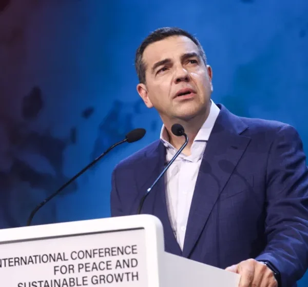 Neues Deutschland: «Δεν αποκλείεται η επιστροφή Τσίπρα» – Η Ελλάδα εργαστήρι νεοφιλελευθερισμού&hellip;