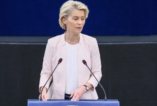 Φον ντερ Λάιεν η… αντιιμπεριαλίστρια – «Η Ευρώπη είναι σε πόλεμο»