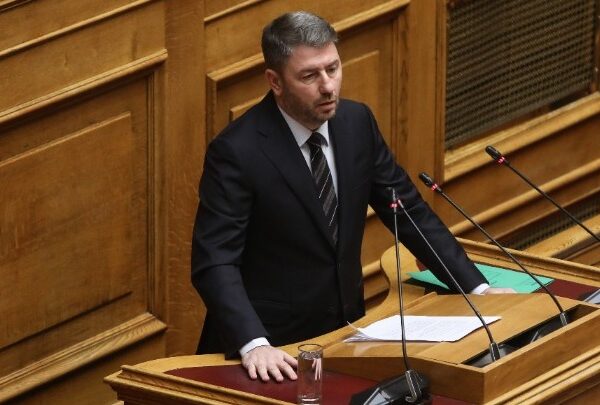 Ανδρουλάκης: Προσωπικές ευθύνες Μητσοτάκη για τα Τέμπη