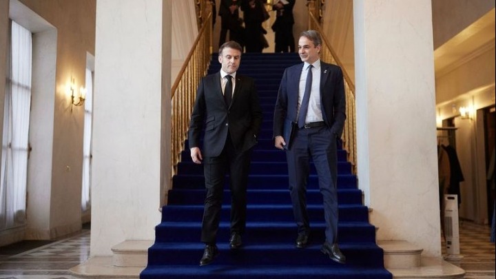 Συζήτηση εφ’ όλης της ύλης είχαν στο Παρίσι Κυρ. Μητσοτάκης και Ε. Μακρόν