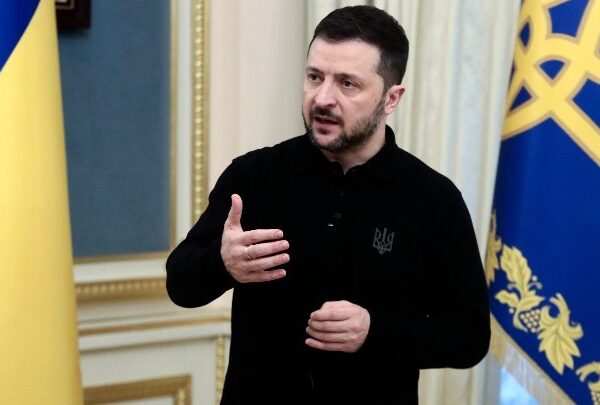 Τραμπ: «Δεν θα χρηματοδοτήσουμε πλέον την Ουκρανία» – Ζελένσκι αναζητά 1 δισ.&hellip;