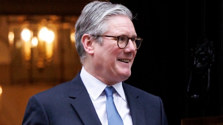 Ο Στάρμερ δηλώνει έτοιμος να αναπτύξει βρετανικά στρατεύματα στην Ουκρανία