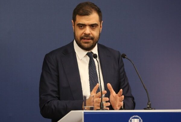 Μαρινάκης: Και με τη «βούλα» γνήσια τα βίντεο για τα Τέμπη