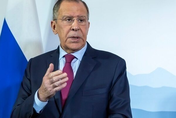 Λαβρόφ: Το νέο ειρηνευτικό σχέδιο πρέπει να τηρήσει «το πνεύμα και το γράμμα» της συμφωνίας Πούτιν – Τραμπ