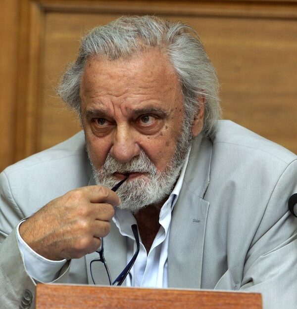 Πέθανε ο Κωνσταντίνος Τσουκαλάς – Έφυγε από τη ζωή στα 89 του ο κορυφαίος κοινωνιολόγος