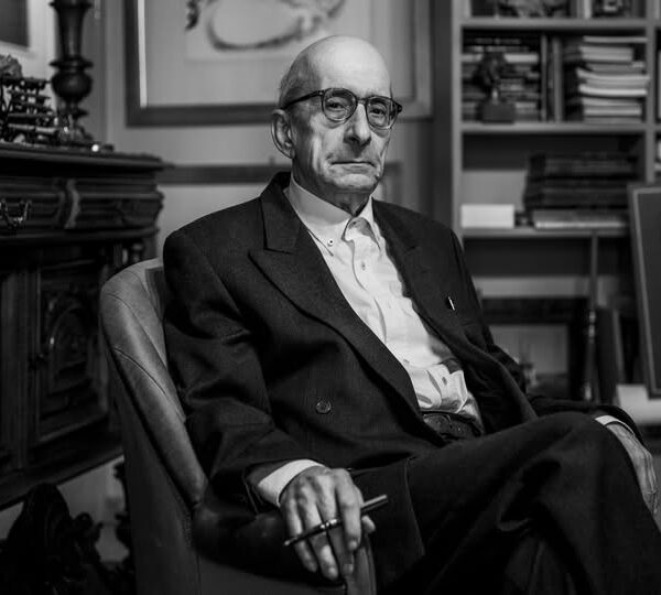 «Σήμερα, οι περισσότεροι άνθρωποι πασχίζουν να ξεφορτωθούν τη μνήμη»