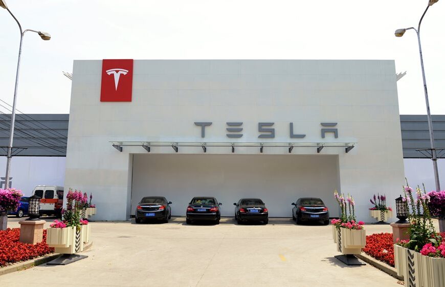 Tesla: Καταρρέουν οι πωλήσεις της στην Ευρώπη