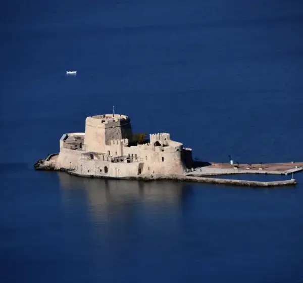 Υπερταμείο: Πωλητήριο σε Μπούρτζι, χιονοδρομικά (Παρνασσός, Καϊμακτσαλάν), Ακτή Βουλιαγμένης