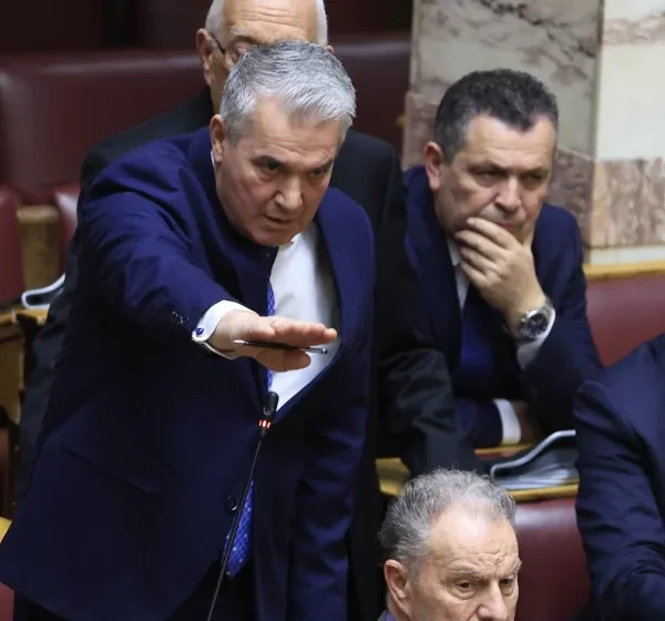 Θύελλα στη Βουλή για το χυδαίο σχόλιο Κυριαζίδη στην Κωνσταντοπούλου: “Κάνε και&hellip;