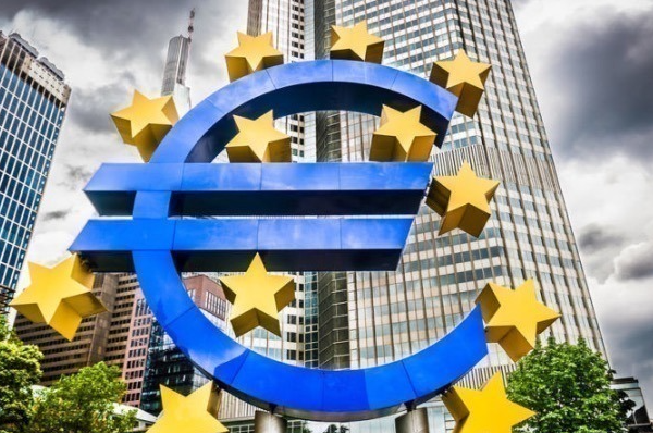 Δολάριο υπό πίεση – Το παράθυρο ευκαιρίας για το Ευρώ