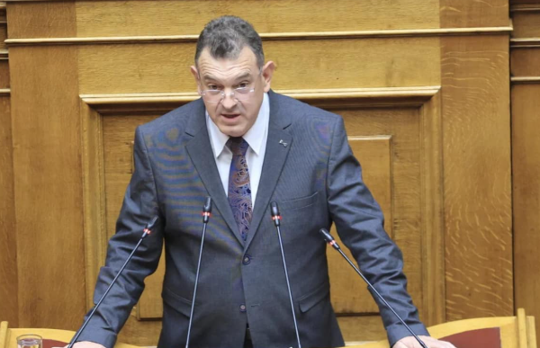 Bουλευτής της ΝΙΚΗΣ που συνελήφθη εισέβαλε στην Εθνική Πινακοθήκη και κατέστρεψε εκθέματα