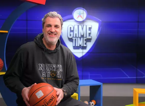 Ο Νίκος Οικονόμου στο ΟΠΑΠ Game Time: Ο Μήτογλου, τα δάκρυα με τον Αλβέρτη και το όνειρό του να γίνει πιλότος (trailer)